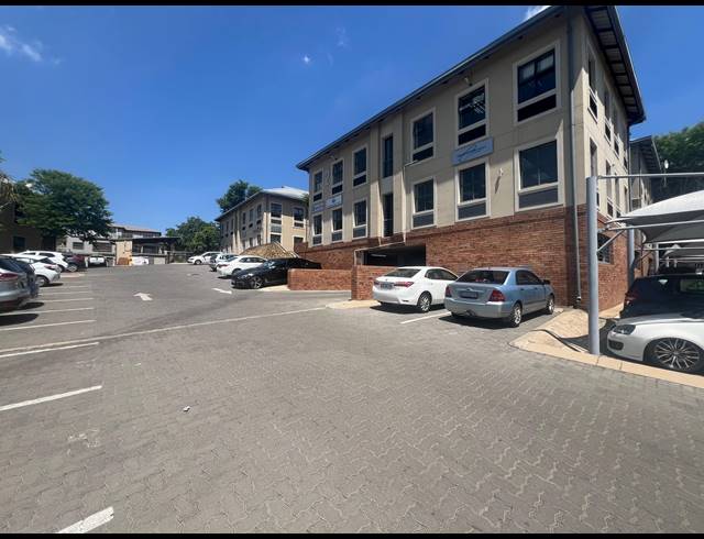 151M² OFFICE TO LET IN MEYERSDAL